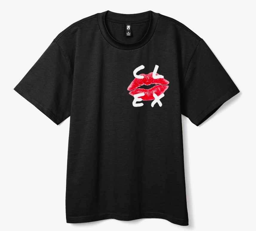 C L E X One Kiss

Heavy Tee